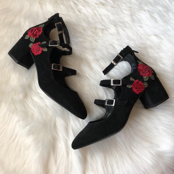 Steve Madden Shoes - Final Price! Steve Madden Hedley Embroidered Heels